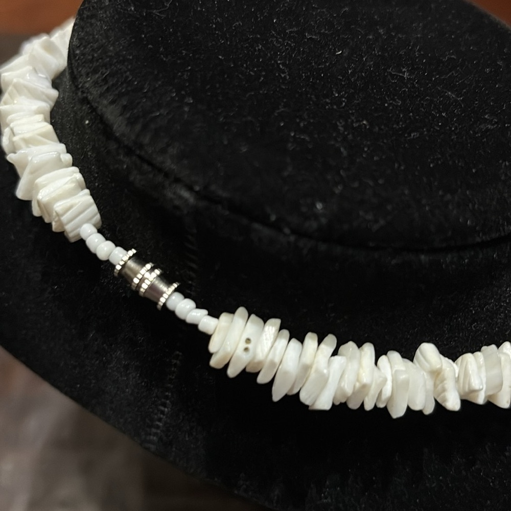 White puka shell necklace 18” - Picture 5 of 8